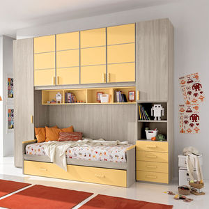 moderner Kleiderschrank