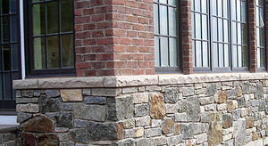 Naturstein-Fensterbank / zur Außenaufstellung