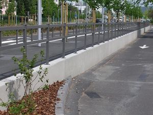 Stahlbeton-Stützmauer 1