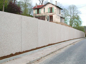 Stahlbeton-Stützmauer 1