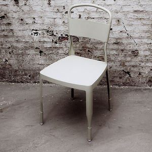 klassischer Stuhl / recyceltes Material / Leder / Aluminium