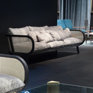 modernes Sofa / Stoff / aus Esche / Objektmöbel