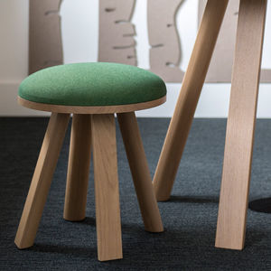 moderner Hocker