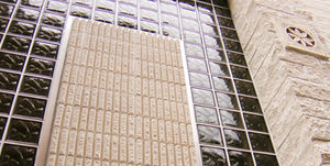 hohler Betonstein 1