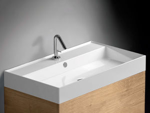 eingebautes Waschbecken 1