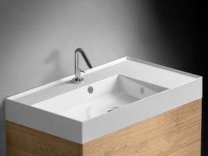 eingebautes Waschbecken 1