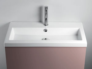 eingebautes Waschbecken 1