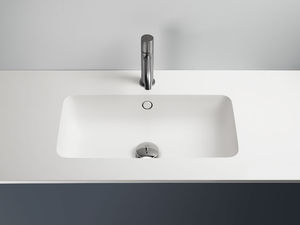 eingebautes Waschbecken