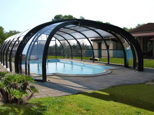 hohe Schwimmbadüberdachung 1