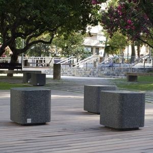moderner Hocker 1