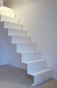gerade Treppe 1