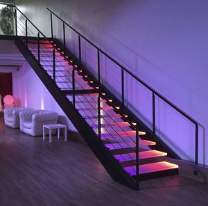 gerade Treppe 1