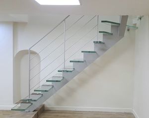 gerade Treppe 1
