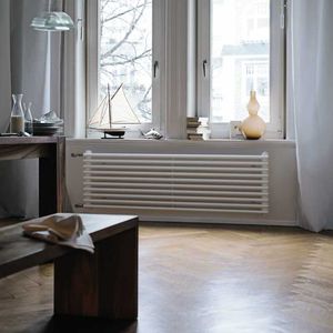 Heißwasser-Heizkörper / Stahl / modern / Rohr