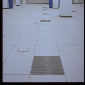 Aluminium-Lüftungsgitter / Linear / für Doppelböden / beheizt