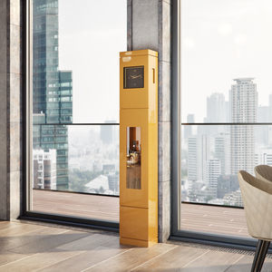 Barschrank mit integrierter Uhr