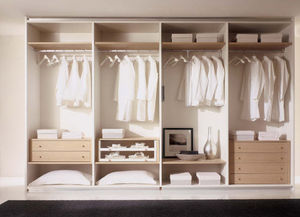moderner begehbarer Kleiderschrank