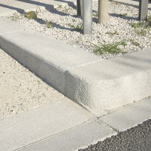 Bordstein-Randstein / Kunststein / rechteckig