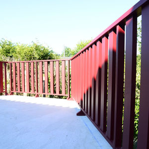 Aluminium-Geländer / mit Stangen / Außenbereich / für Terrassen