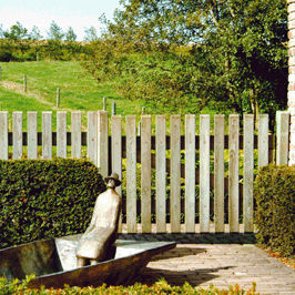 Zaun mit Stangen