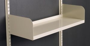 wandmontiertes Regal 1