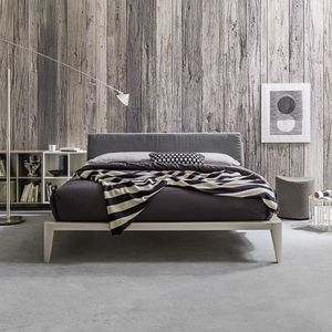 Doppelbett / modern / lackiertes Holz / 160x200 cm