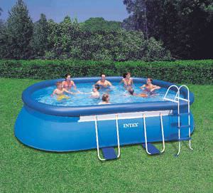 selbsttragendes Schwimmbecken