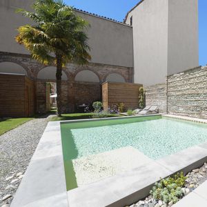 Beton-Poolumrandung