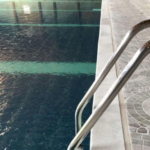 Beton-Poolumrandung