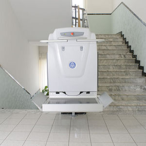 Plattform-Treppenlift / für Behinderte