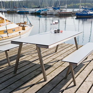 moderner Tisch