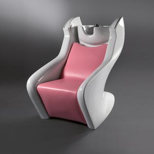Waschsessel mit Fußstütze / Keramik / von Karim Rashid / 1 Platz