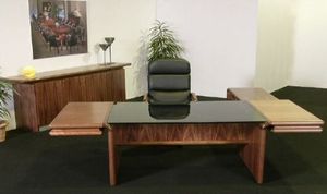 Chefschreibtisch / Holz / klassisch / Objektmöbel