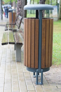 Park-Abfallbehälter / Einbau / bodenstehend / Stahl