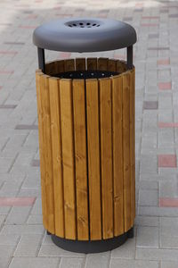 Park-Abfallbehälter / bodenstehend / Stahl / verzinkter Stahl