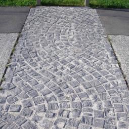 Steinplattenbelag