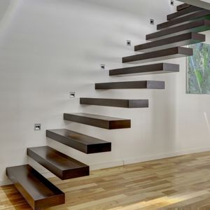 gerade Treppe 1
