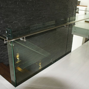 Edelstahlgeländer / Glasplatten / Innenraum / für Treppen