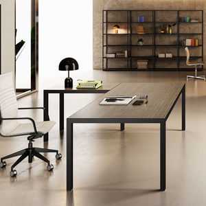 Schreibtisch für Open Space