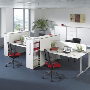 Schreibtisch für Open Space / Holz / modern / Objektmöbel