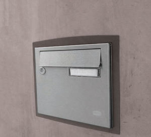 wandmontierter Briefkasten 1