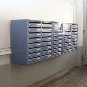 wandmontierter Briefkasten 1