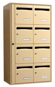 wandmontierter Briefkasten