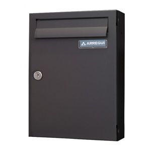 wandmontierter Briefkasten
