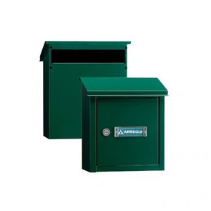 wandmontierter Briefkasten