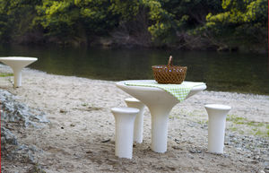 moderner Hocker 1