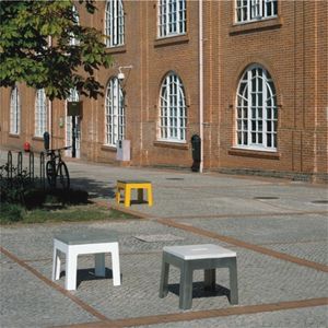 moderner Hocker 1