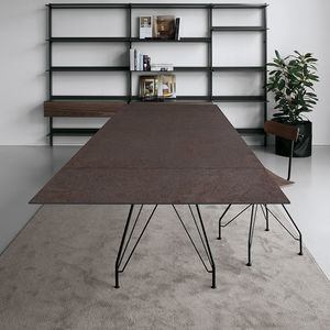 moderner Tisch 1
