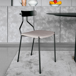 moderner Stuhl 1