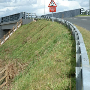 Beton-Stützmauer / auf bewehrter Erde / Verkehrs